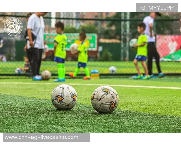 在足球场上拍照的最佳姿势与创意技巧分享